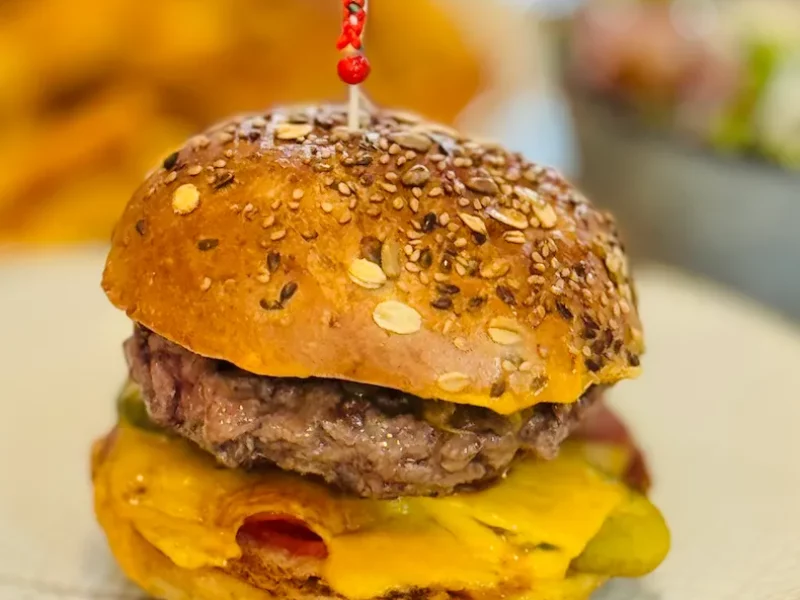 Le Burger du Restaurant l'Océan au Bois Plage en Ré à l'Ile de Ré