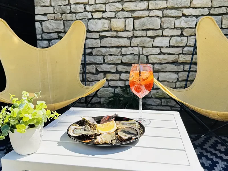 huitres-tony-brin-ile-de-re-restaurant-ocean-bois-plage