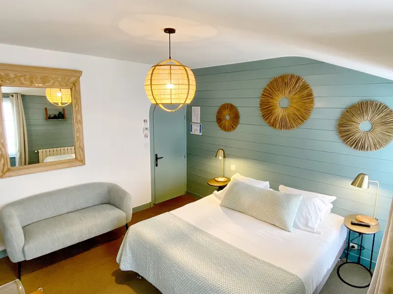 Chambre charme de l'hôtel l'Océan sur l'ile de Ré au Bois Plage en Ré